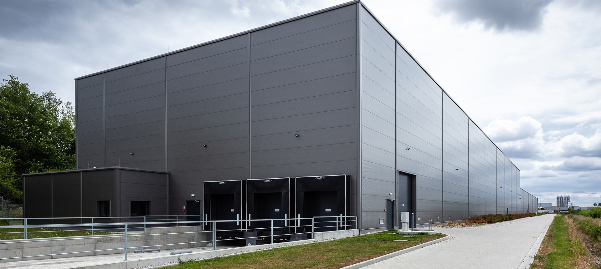 OPENING A LOGISTICS CENTRE WITH A 8000 M2 WAREHOUSE